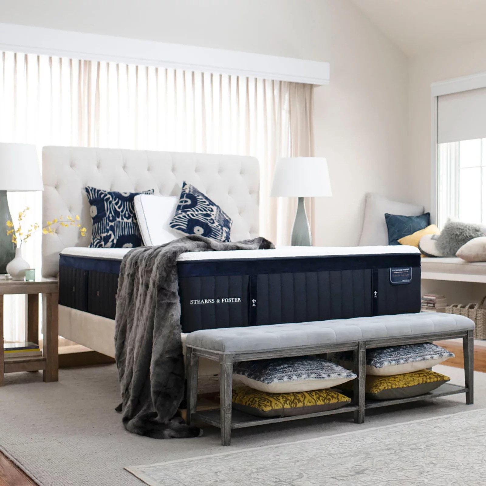 Stearns & Foster Lux Estate Hybrid 15" Queen Size Mattress BJs