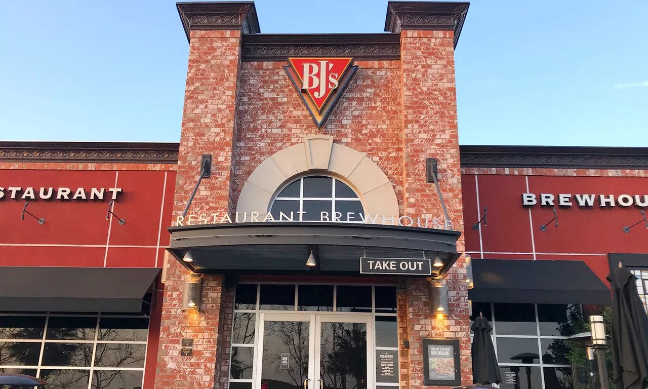 Signature Deep Dish Pizza, Tacos, Burgers & More Corona, CA 92881