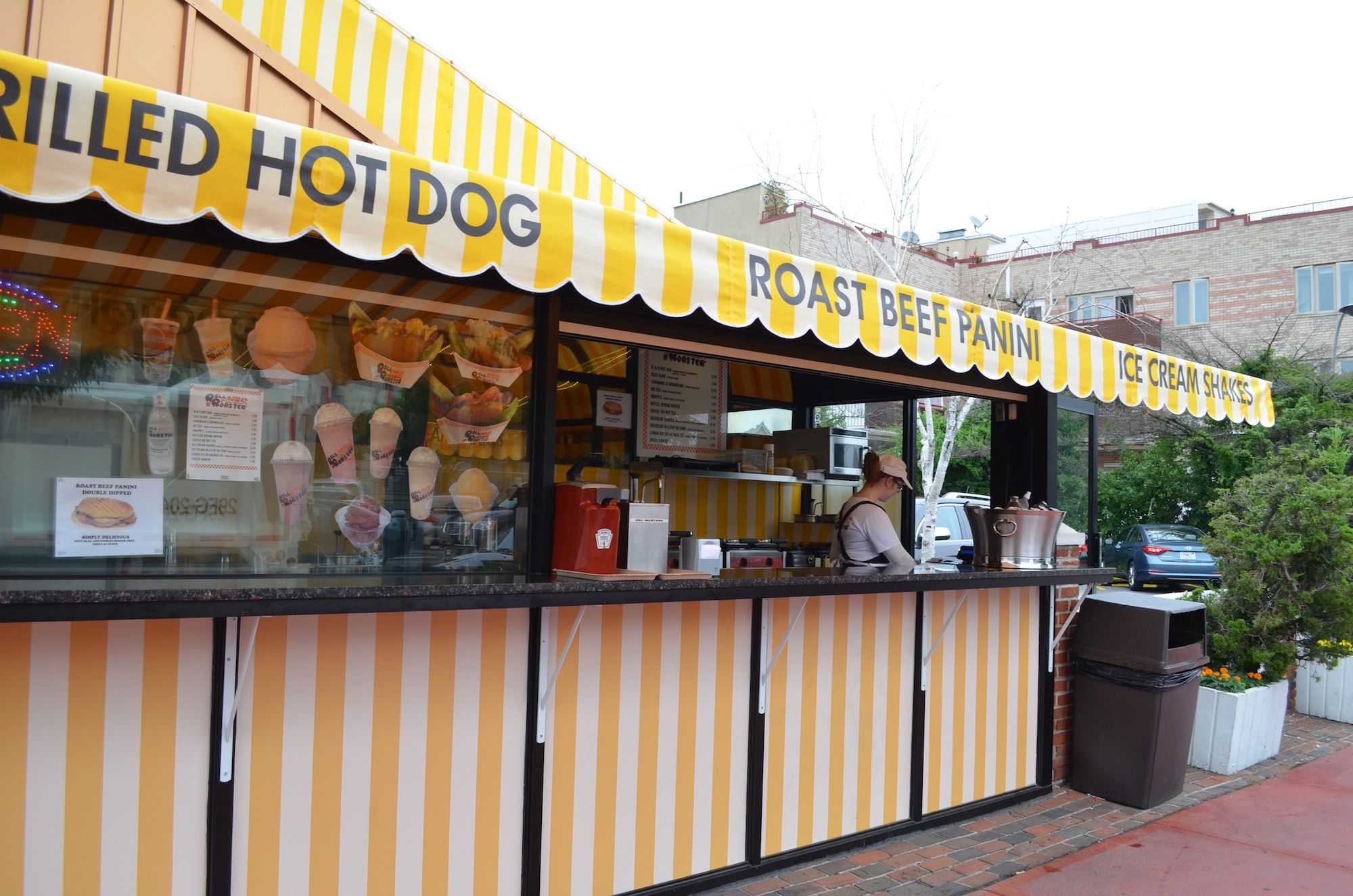 RollNRoaster Serves Up Panini, Italian Ice & Hot Dogs At New Outdoor