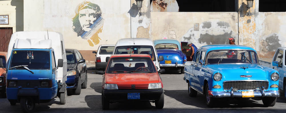 Selling and Socializing in Havana Backpack Me