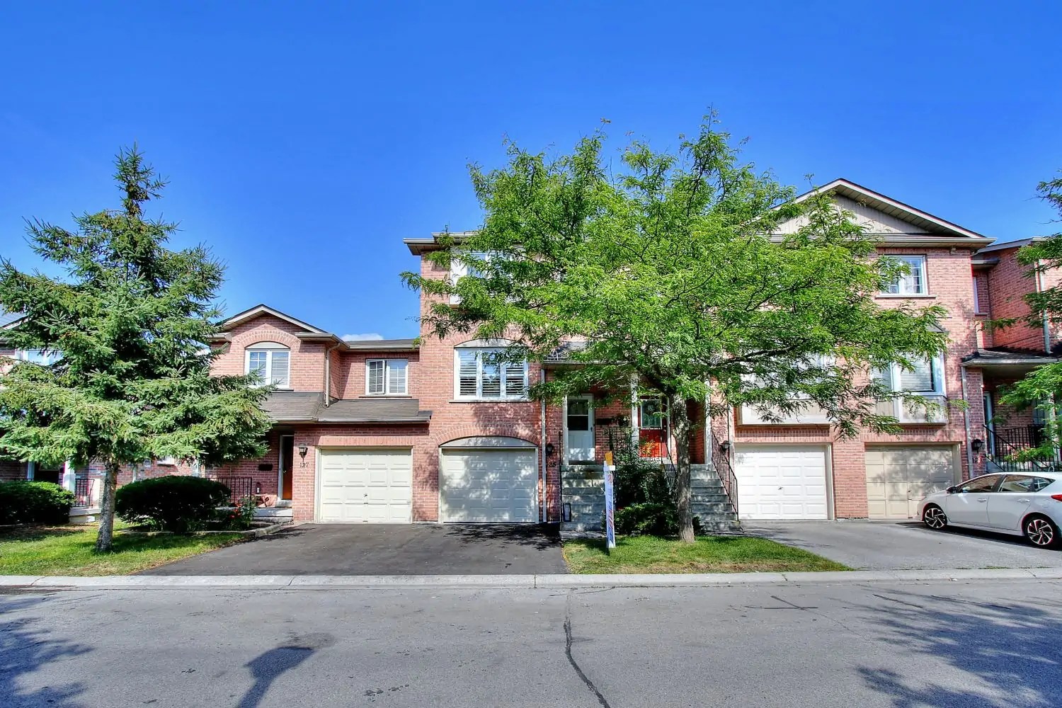 125 Rougehaven Way, Markham RE/MAX AllStars Benczik Kavanagh Real