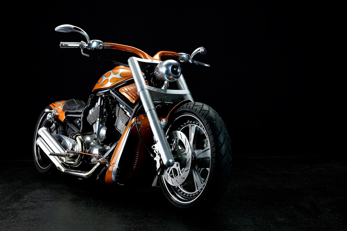 FIRST V-ROD CUSTOM FOR US : DESIGNED BY VIOLATOR MOTORCYCLES | BAD LAND