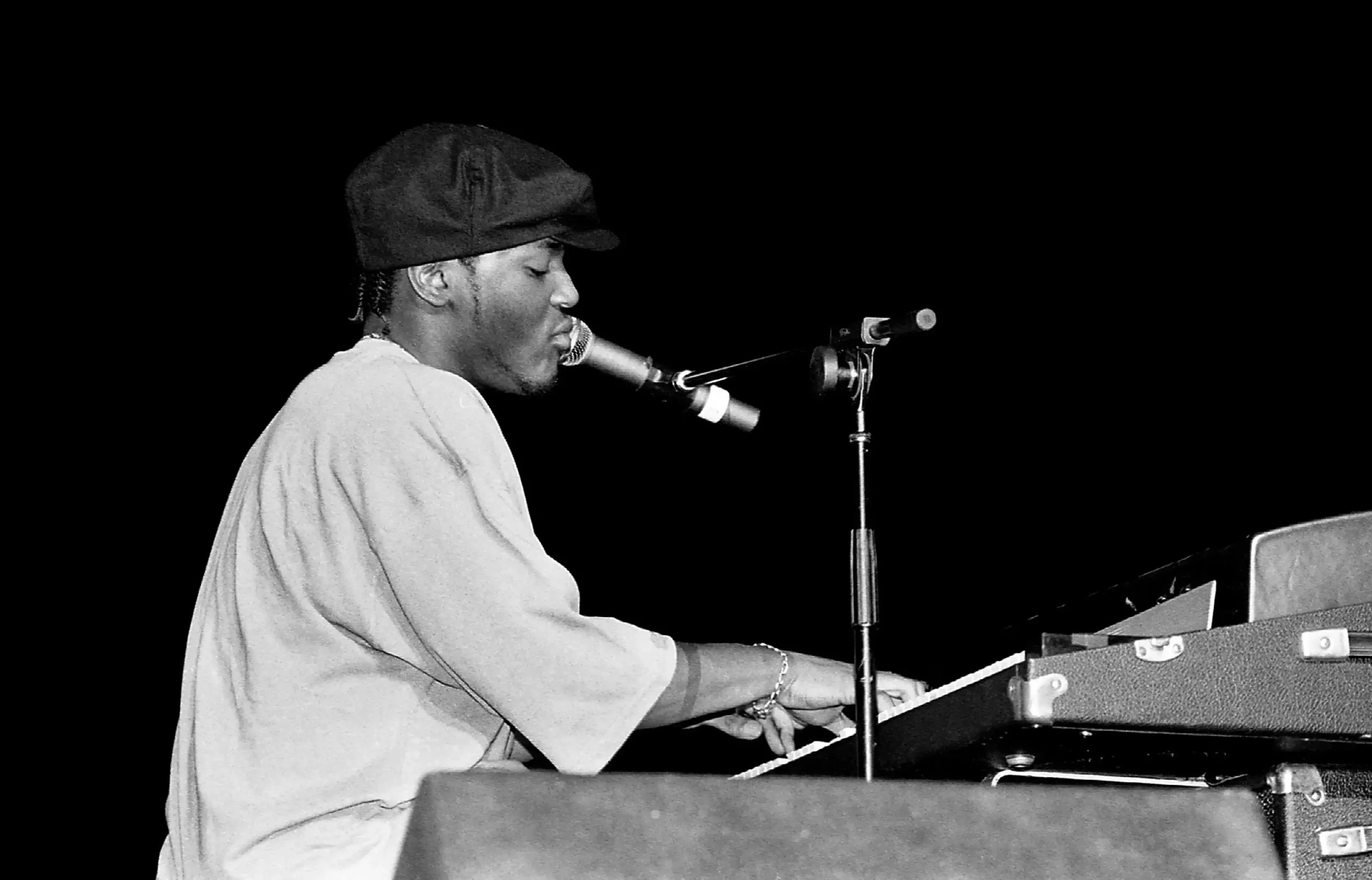 10 Things You Probably Didn't Know About D'angelo(05)