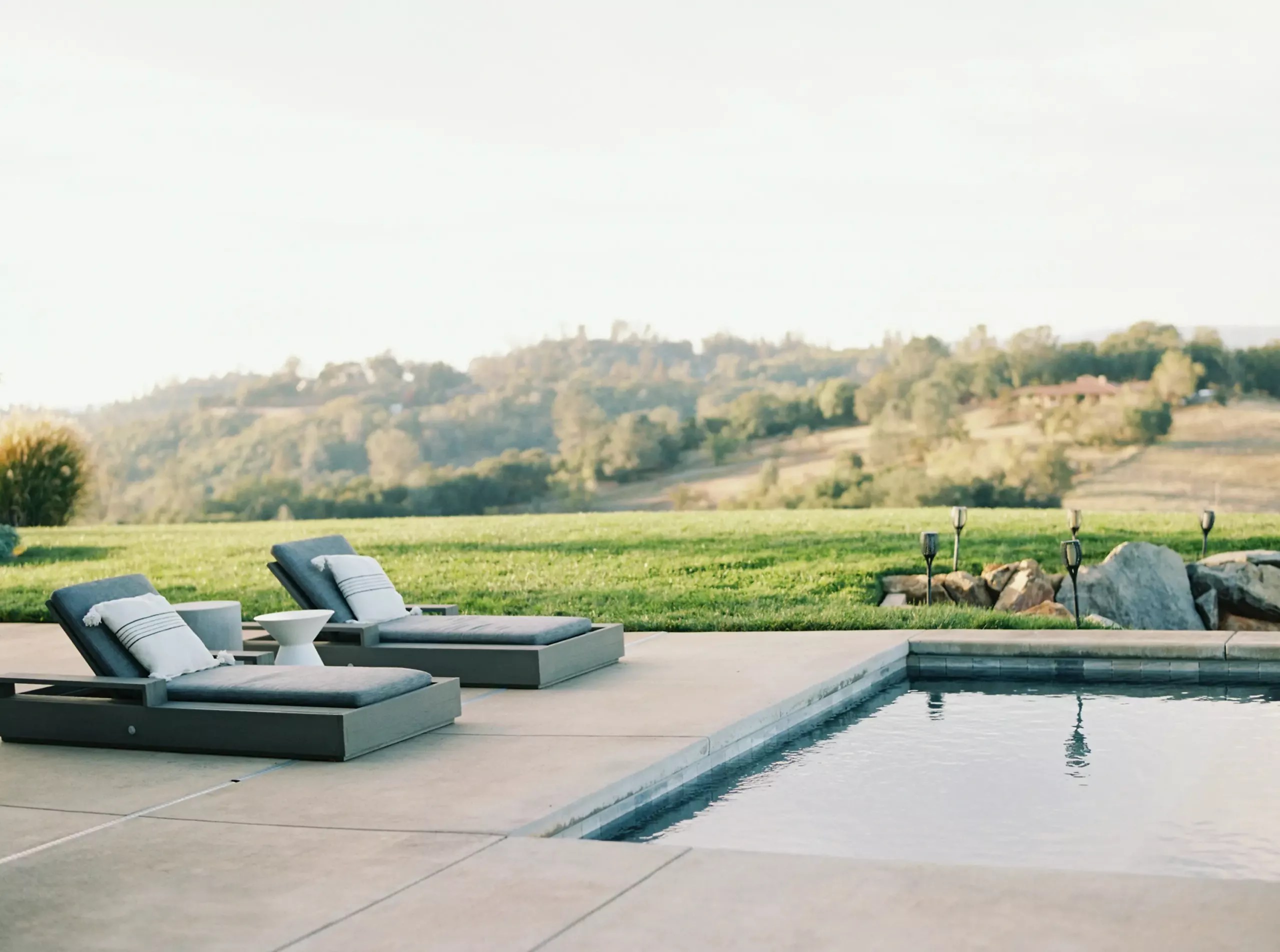 2 Essential Destination Wedding Checklists for Planning