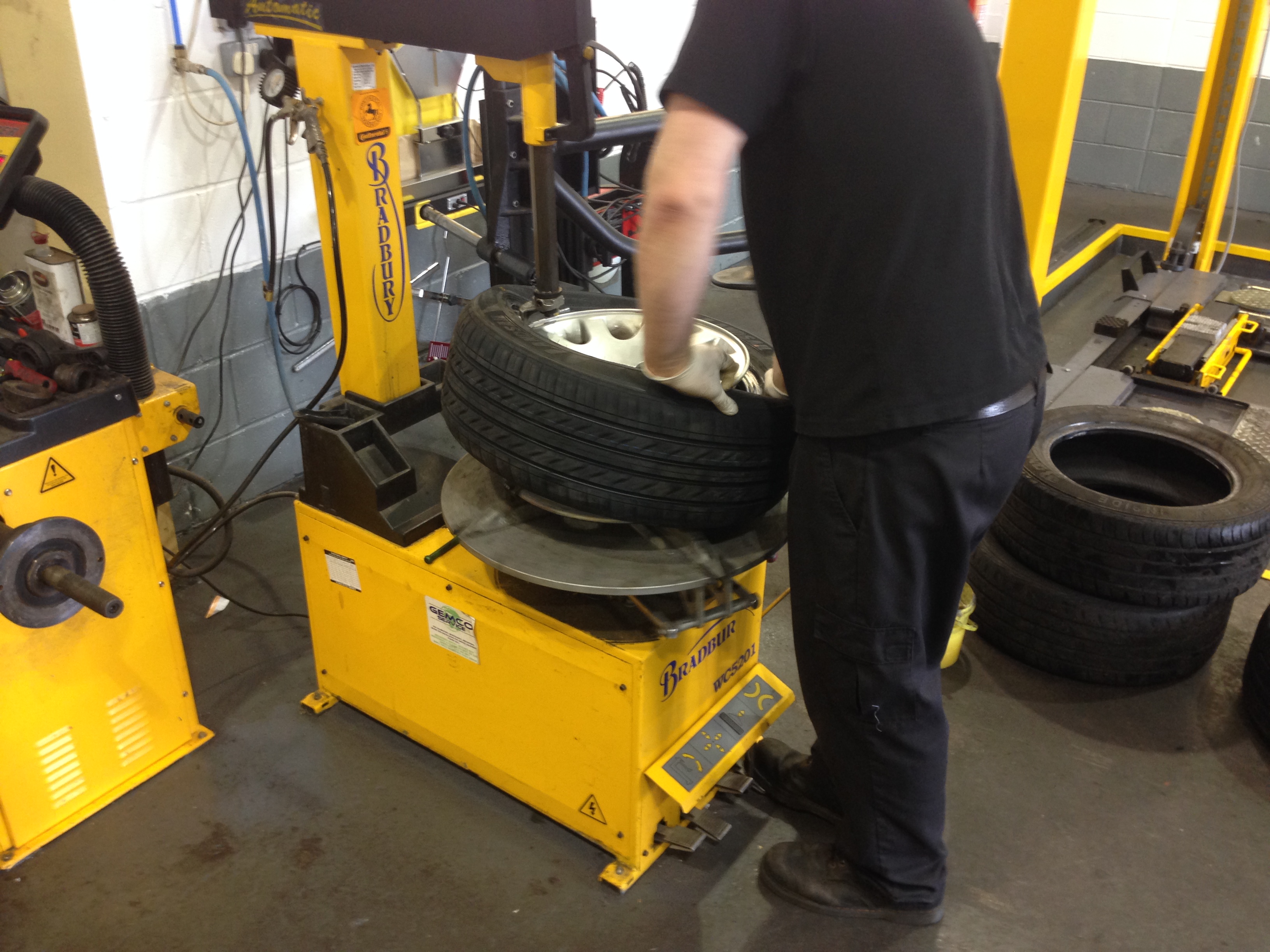 Tyres Blackpool Supply & Repairs Blackpool Motor Works