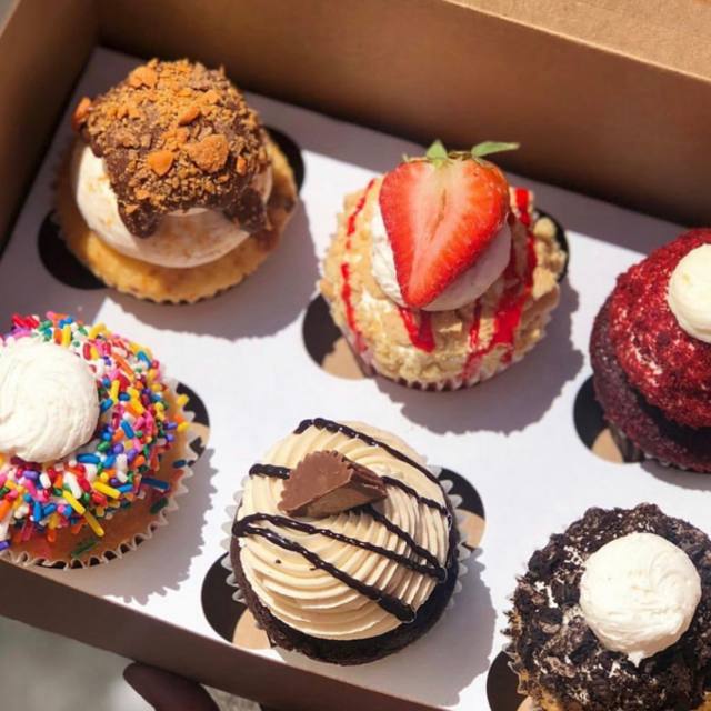 DB Dessert Company features Bakery & Dessert cuisine in Portland, Oregon