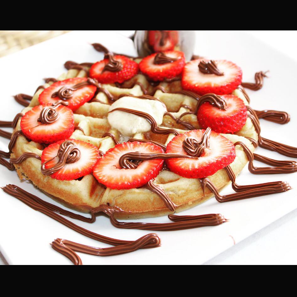 Wings N Waffles features Soulfood cuisine in Los Angeles, California