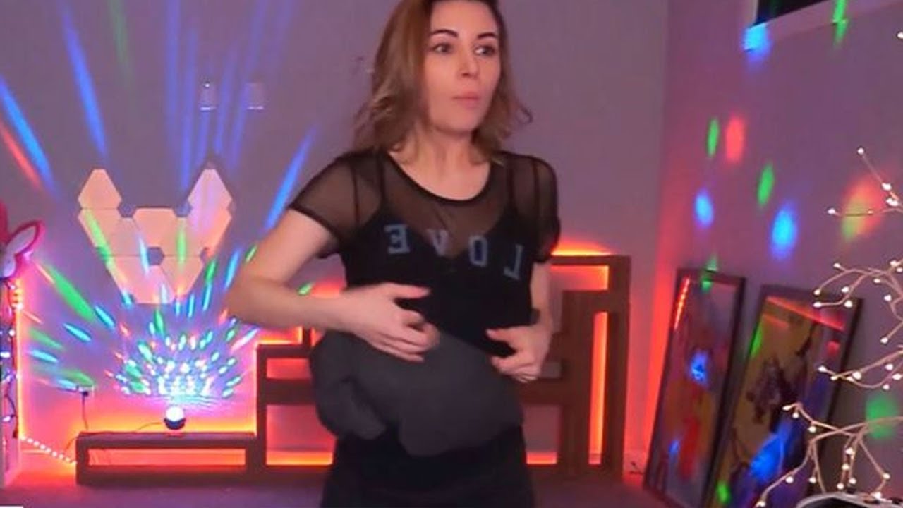 Gamer Alinity Devine on What She Learned After Twitch Suspended Her for(04)