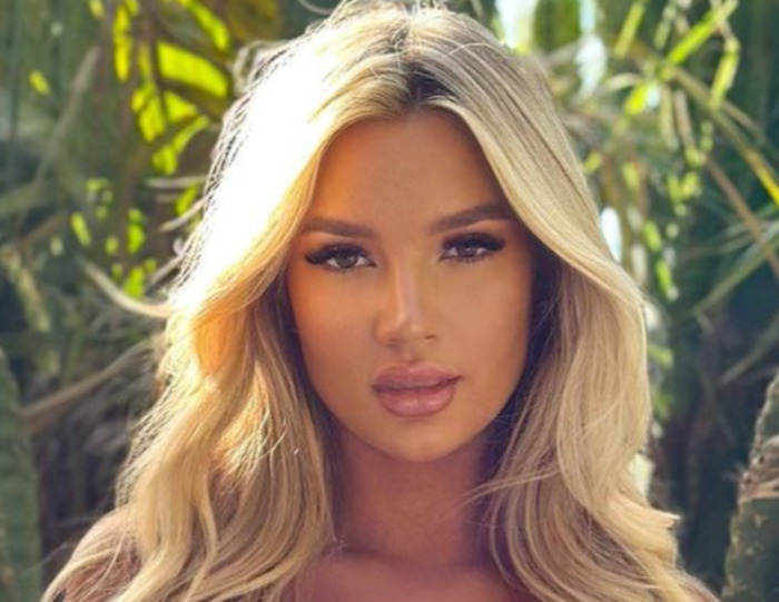 Alexa Collins' Boob Thirst Trap Photos In Lingerie Bikini Break The