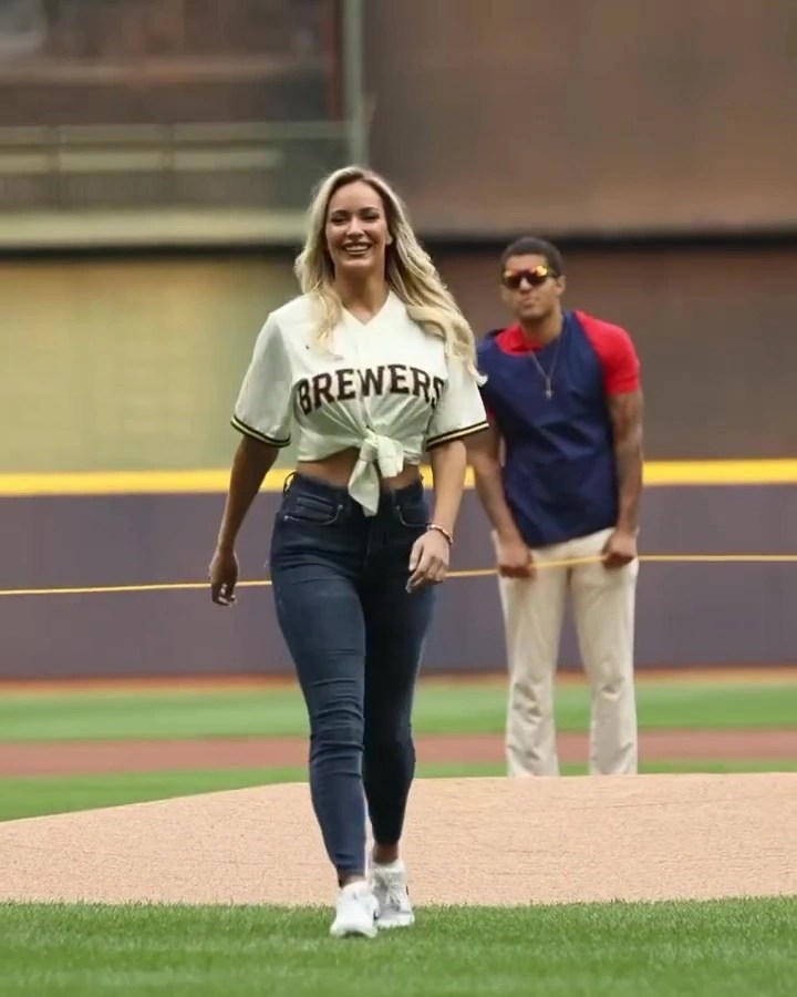 Paige Spiranac brewers game1(020)