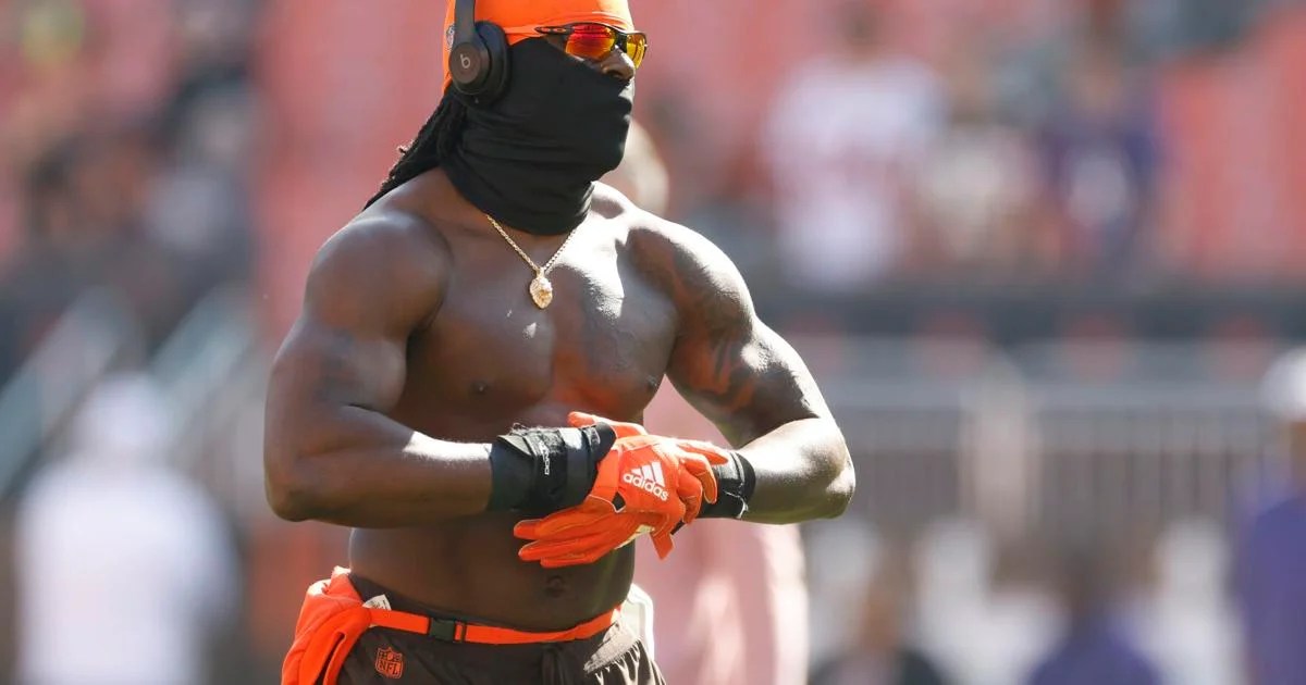 David Njoku’s Remark to “Put Him by the Fire” on the Browns’ Christmas