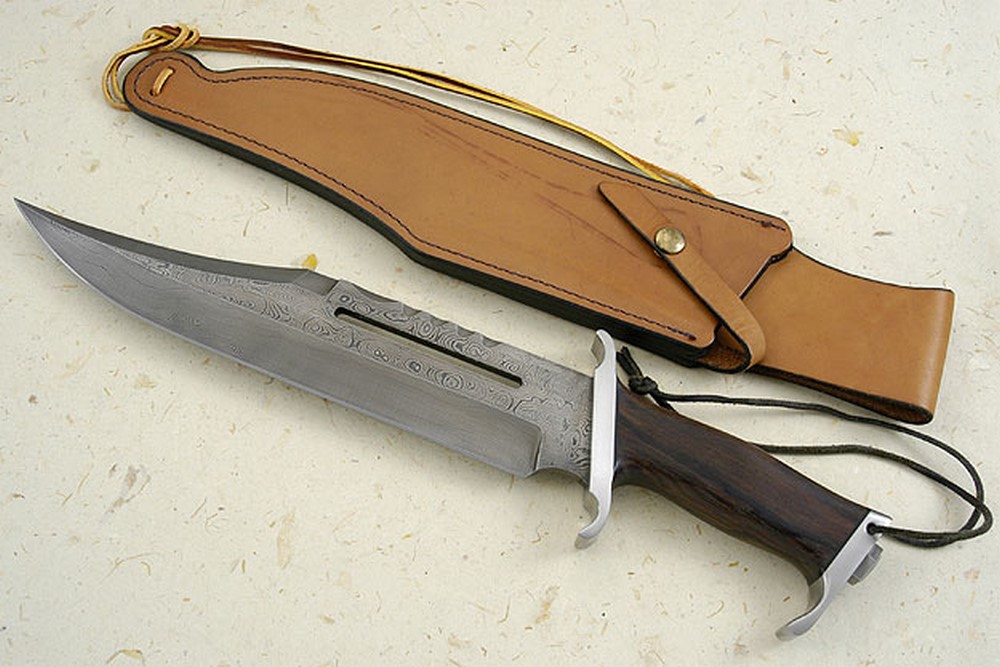 BladeGallery Fine handmade custom knives, art knives, swords, daggers