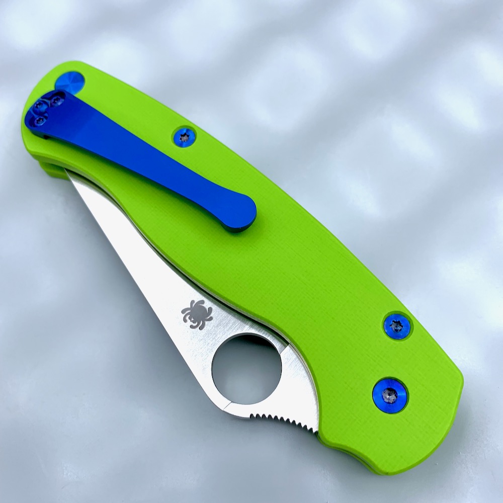 (Spyderco)PM2 Ultra Toxic Green & Blue w/Lanyard Plug and 3d Milled