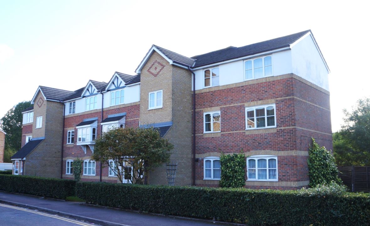 Donald Woods Gardens, Tolworth, KT5 Sale agreed BLAKES CHARTERED