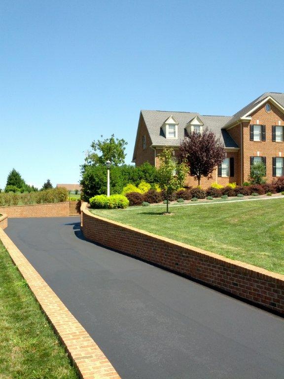 Residential Driveway Blacktop Seal Coat Elkton Md BLC Seal Coating