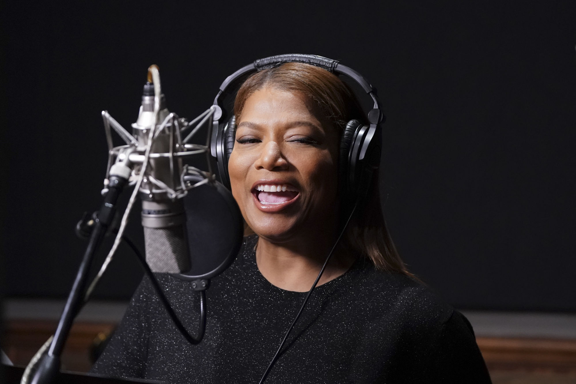 "The Equalizer" Queen Latifah Set to Star, EP CBS Series Reboot Pilot