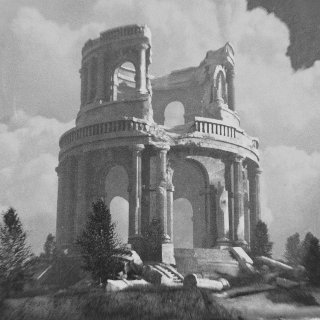 Trying out some black and white renders, all done in blender Finished