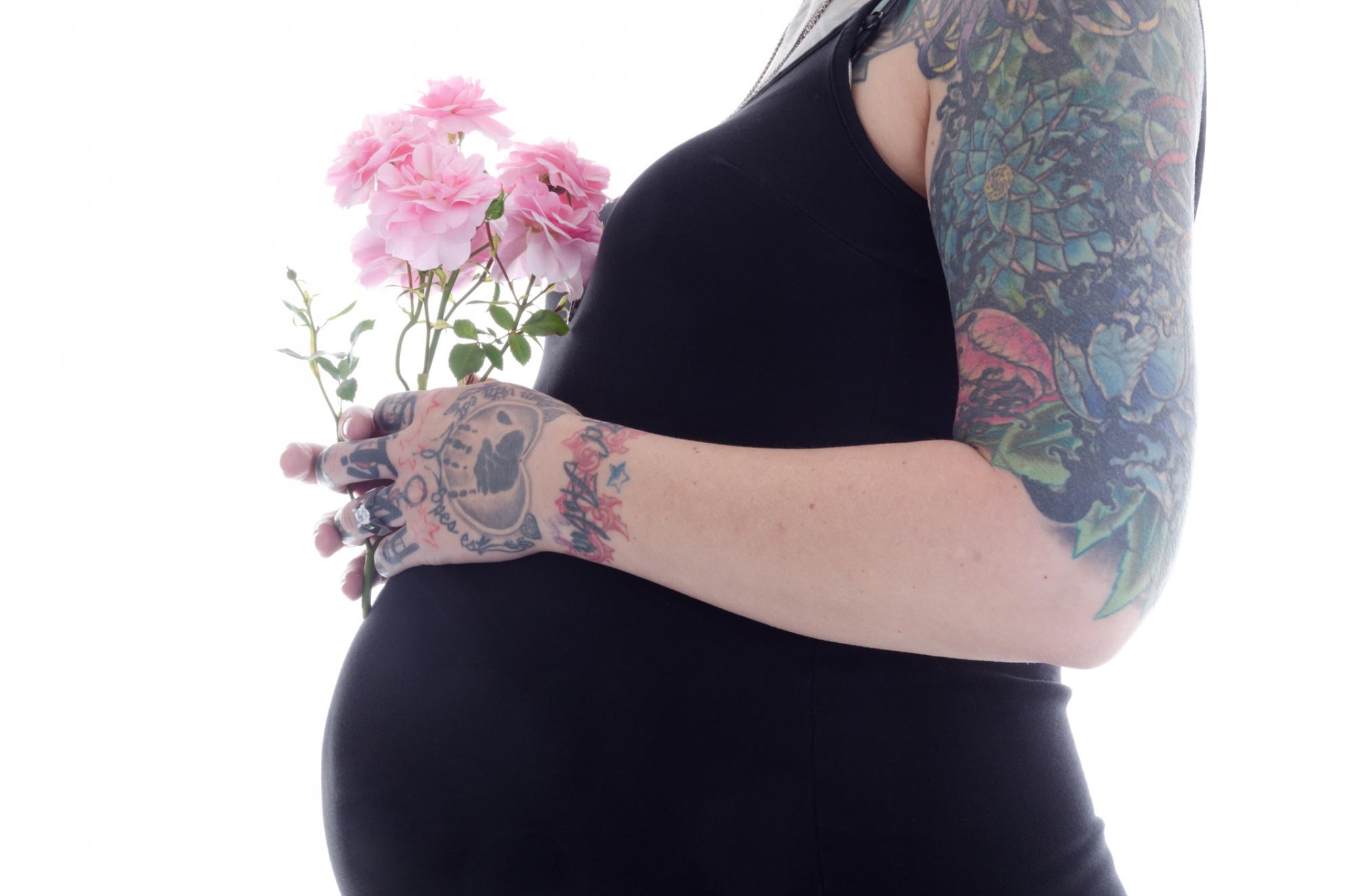 Tatuagem na Gravidez Grávida pode fazer tatuagem? Grávida pode fazer tatuagem? Dúvidas comuns sobre gravidez e tattoos