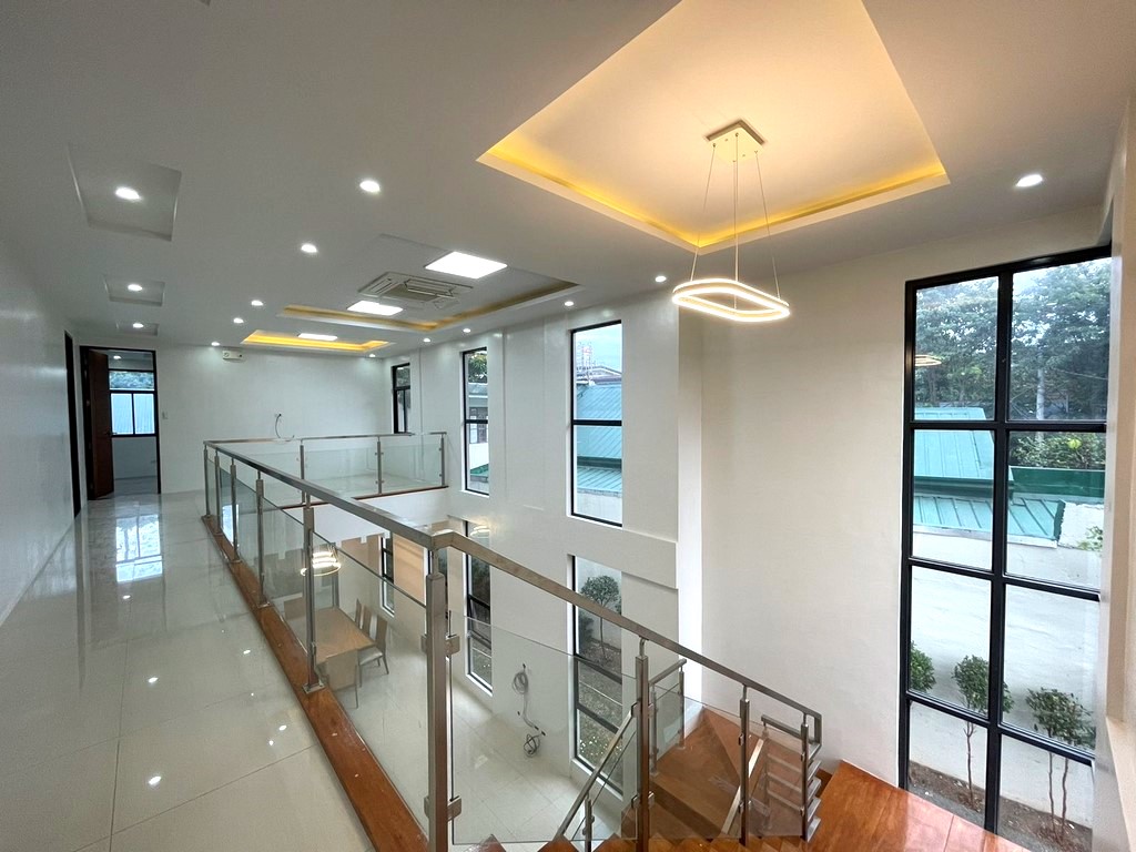 SOPHISTICATED MODERN HOUSE AND LOT FOR SALE IN BETTER LIVING PARANAQUE