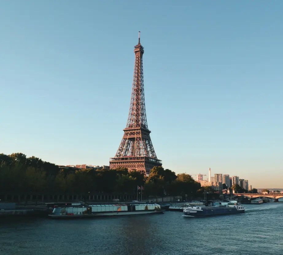 Boat rental Paris Bleu Seine