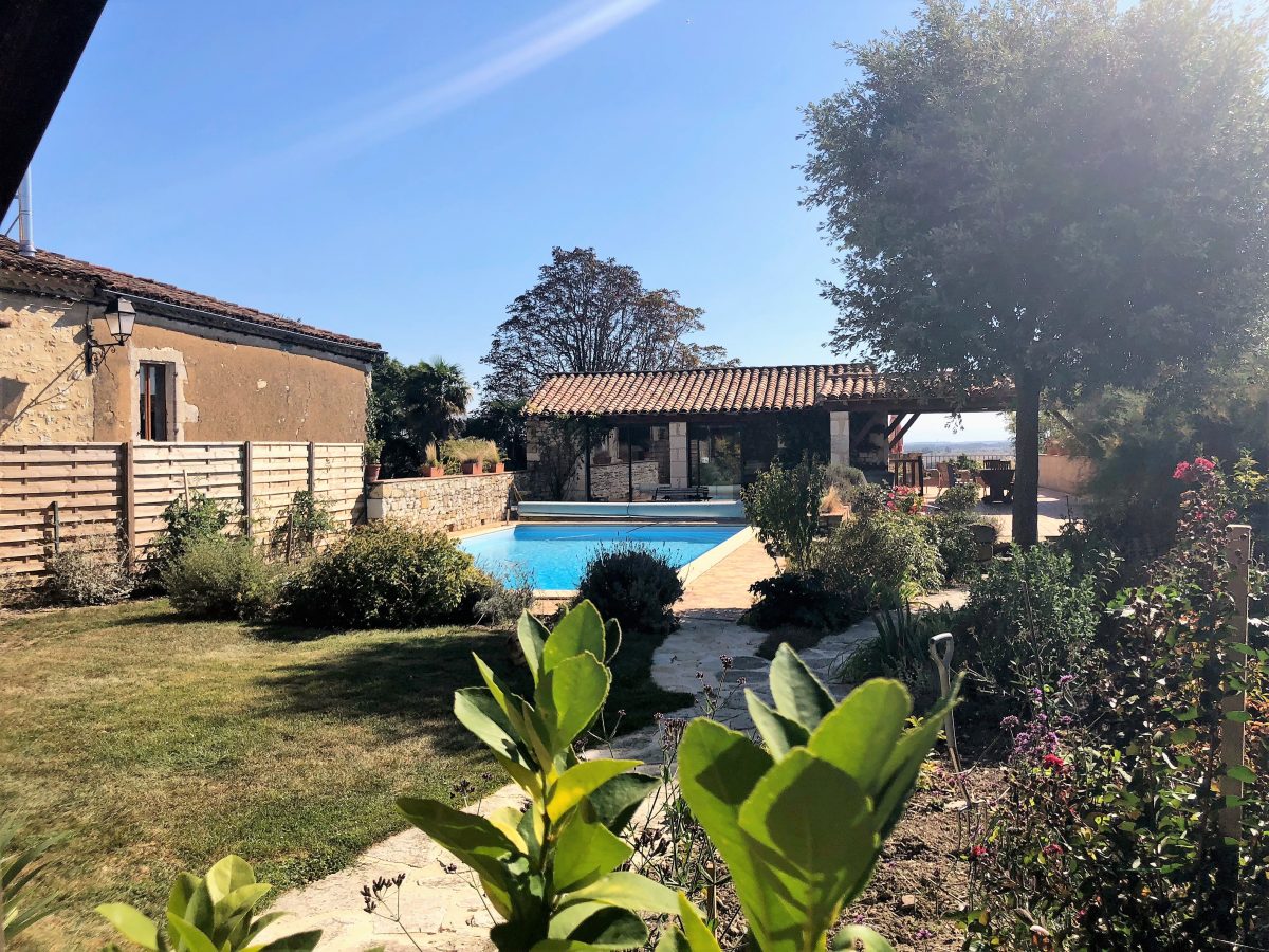 Maison en pierres ancienne avec piscine à vendre près de Condom Gers