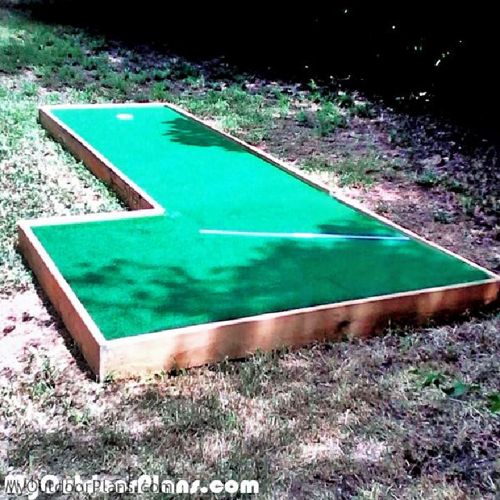 15 DIY Putting Green Ideas for Backyard Blitsy