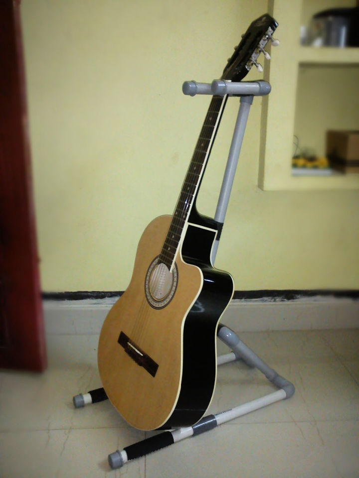 25 Free DIY Guitar Stand Plans To Make One Yourself Blitsy