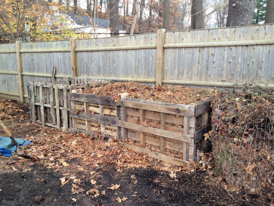 25 DIY Pallet Compost Bin Ideas To Build Your Own