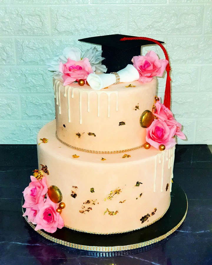 25 Creative Graduation Cake Ideas and Designs Blitsy