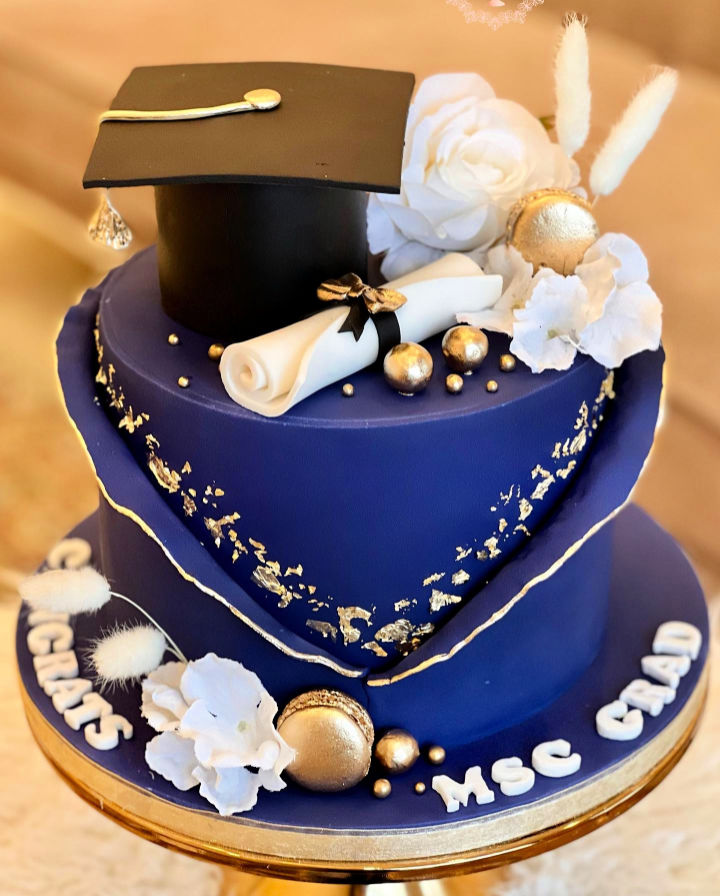 25 Creative Graduation Cake Ideas and Designs Blitsy