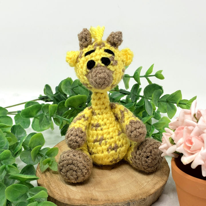 25 Free Crochet Giraffe Patterns (Amigurumi Pattern) Blitsy