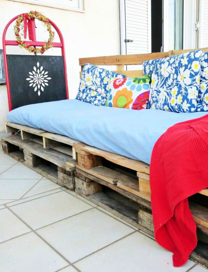 40 DIY Pallet Furniture Ideas with Instructions Blitsy