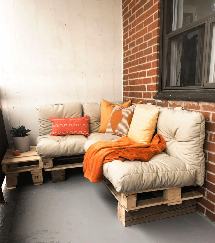 30 DIY Pallet Couch Ideas Pallet Sofa Plans Blitsy