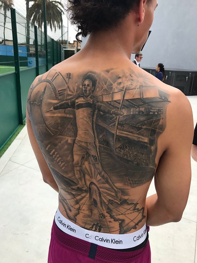 Here is the dutch striker featured on this photograph of the in this regard, he states that the tattoo was made before he arrived in the club of lyon. Mehr Als Korperkunst