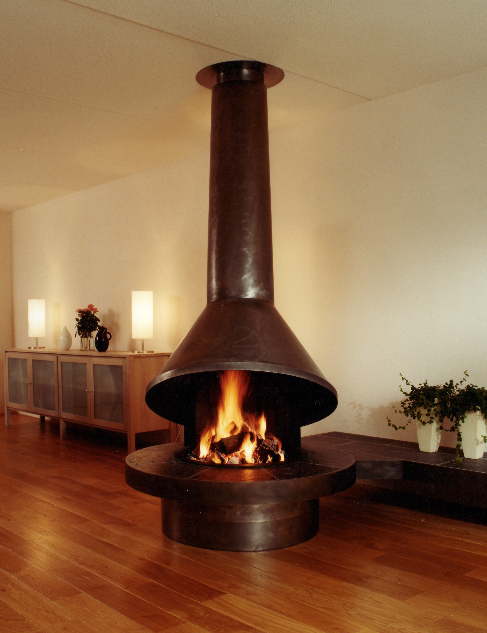 round fireplaces circular fireplaces contemporary fireplace