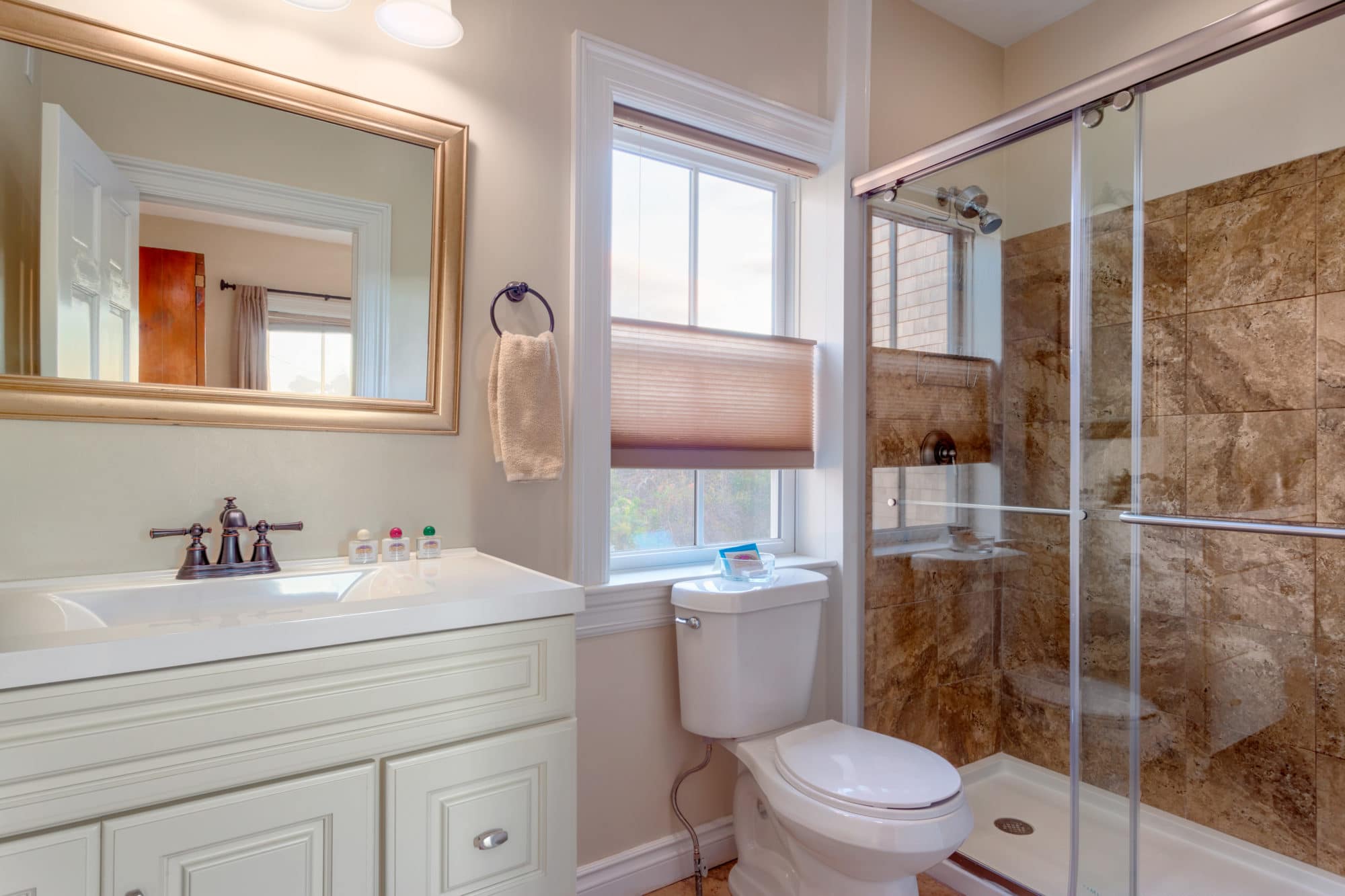 Block Island Inns Avonlea Oceanfront Bed & Breakfast