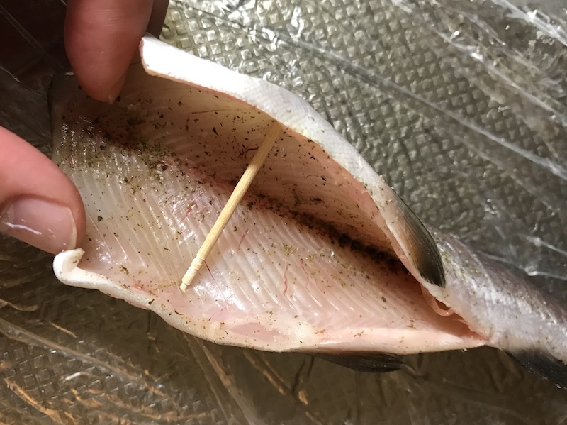 安定した美味しさ：ニジマス薫製 ぴんちょす
