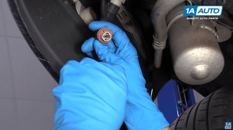 How to Replace Headlight Socket - Diagnosis and Repair Tips - 1A Auto