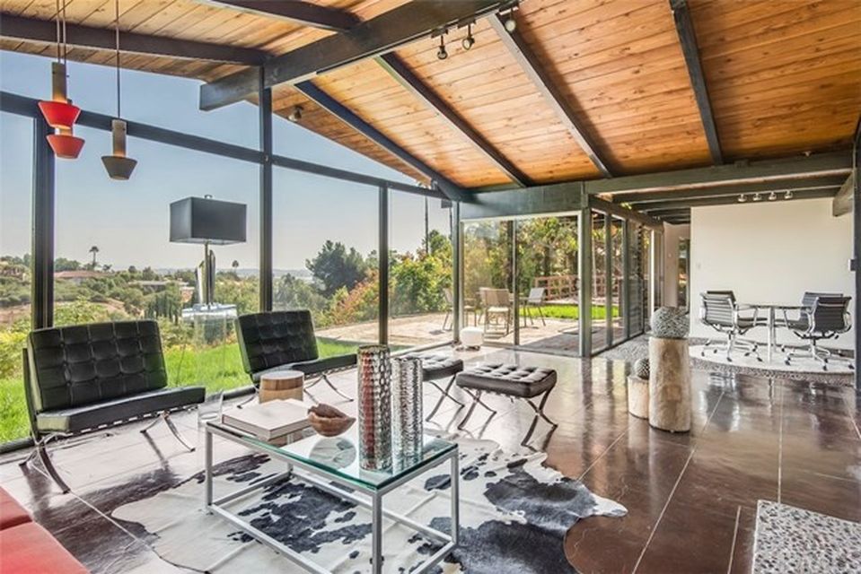 October 2016 Roundup of Modern & MidCentury Homes For Sale Around the