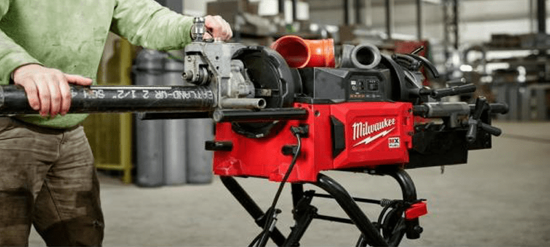 Milwaukee Launches Cordless Threading Machine | Acme Tools