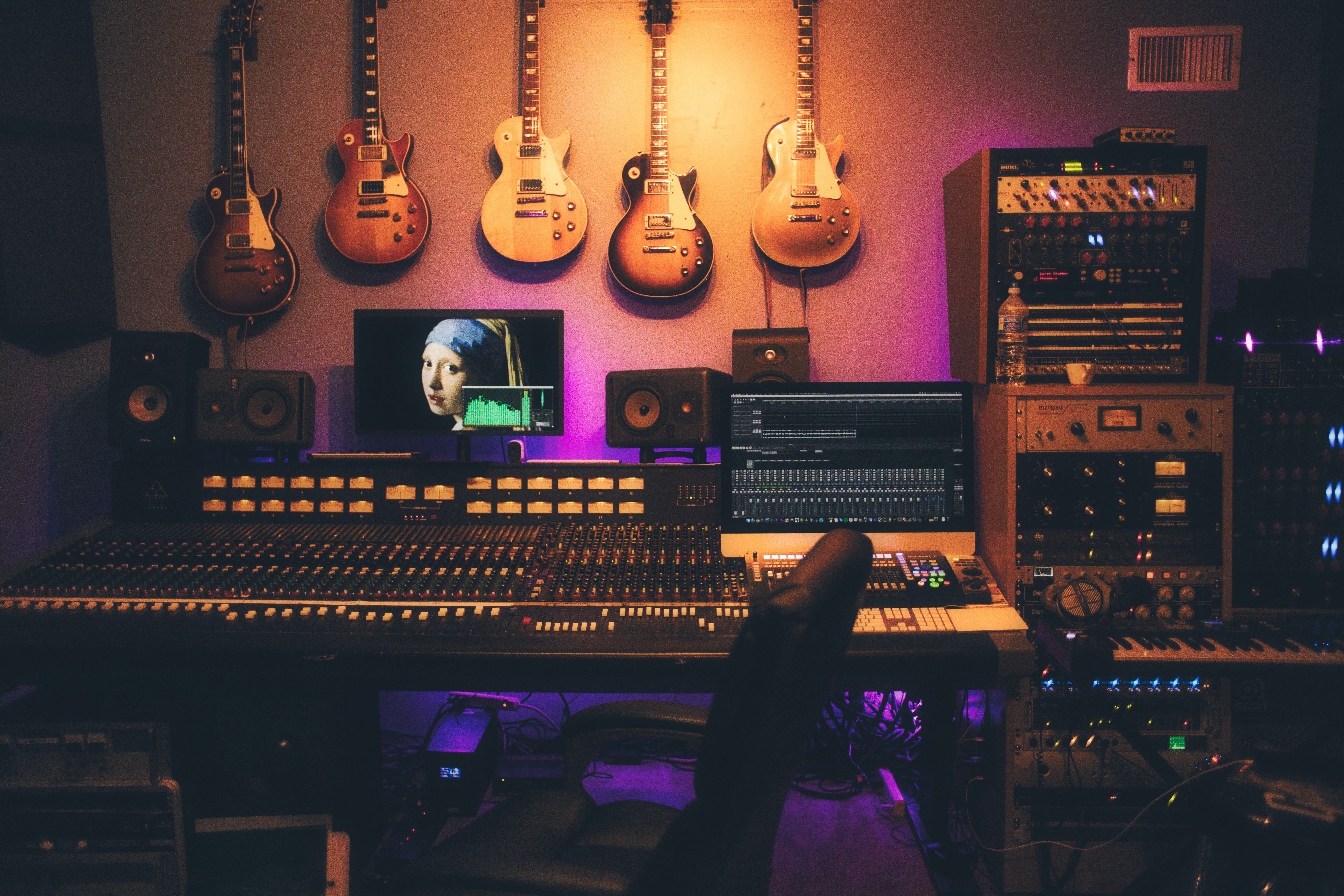 What's the Difference Between Mixing & Mastering? Andertons Blog