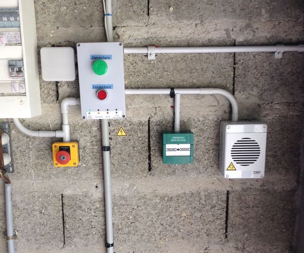 Arduino Blog » Unlock your garage door with a fingerprint Arduino Blog » Unlock your garage door with a fingerprint