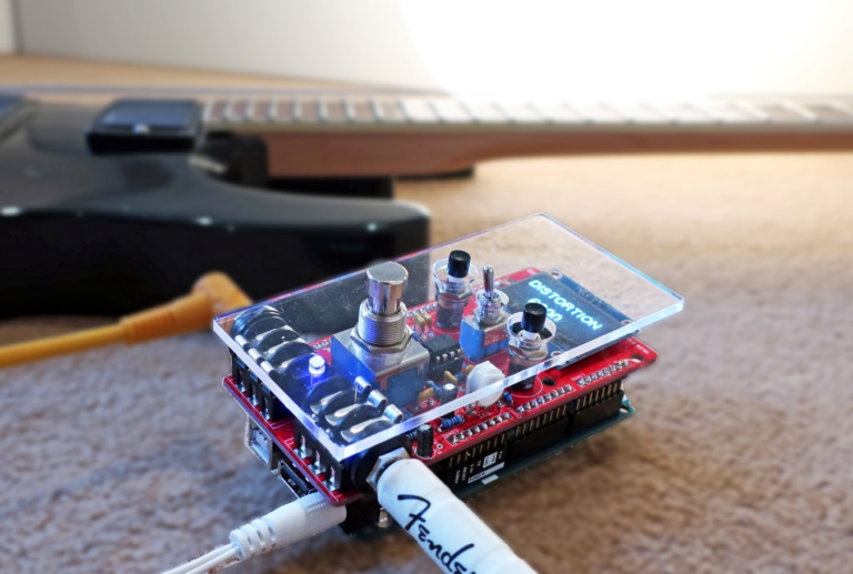 pedalSHIELD MEGA is a programmable guitar pedal for your Arduino