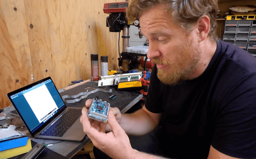 Vintage vacuum fluorescent display controlled with Arduino Due