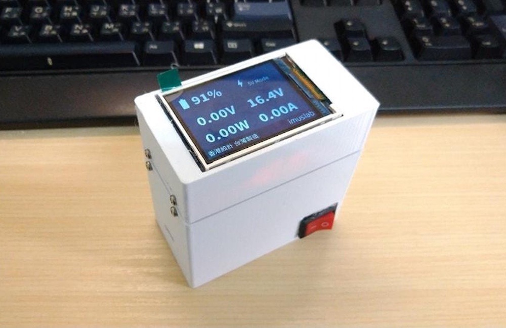 This DIY power bank can deliver up to 60W and displays info in real