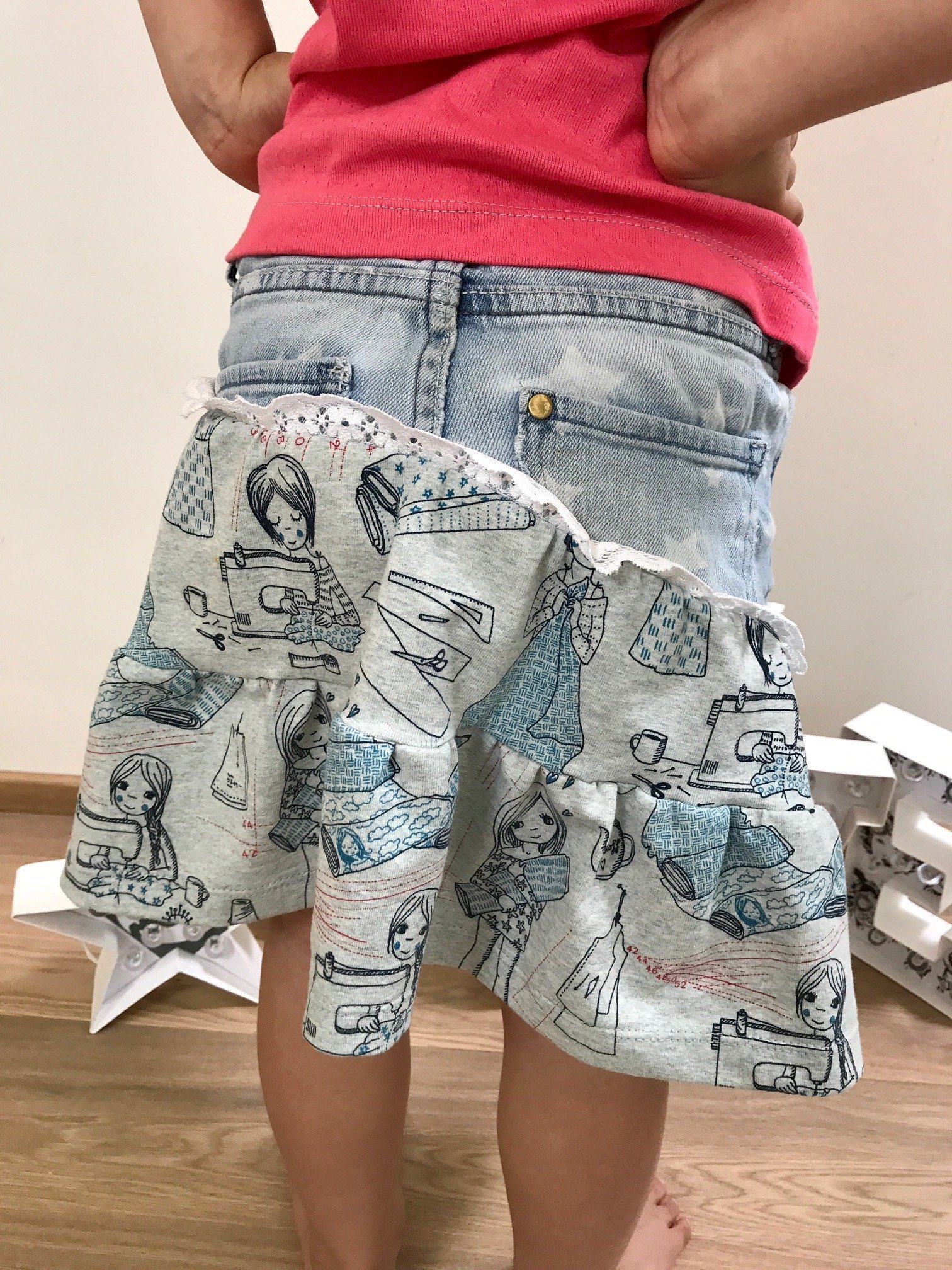 Aus Hose mach Rock! UpcyclingAnleitung für eine alte Jeans. › BERNINA Blog