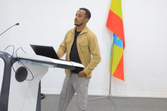 Niguse Kelile Lema teaching