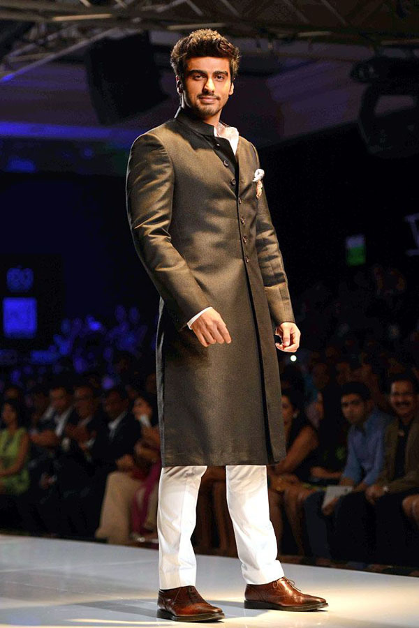 Indian groom outfits 2016 Indian groom outfits ideas to weddings