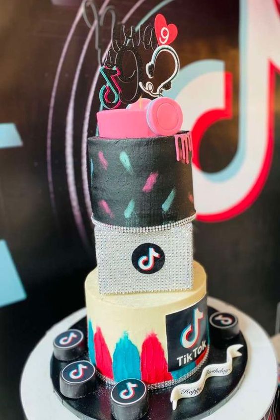 13 ShowStopping TikTok Cakes to Make You Swoon! The Catch My Party Blog