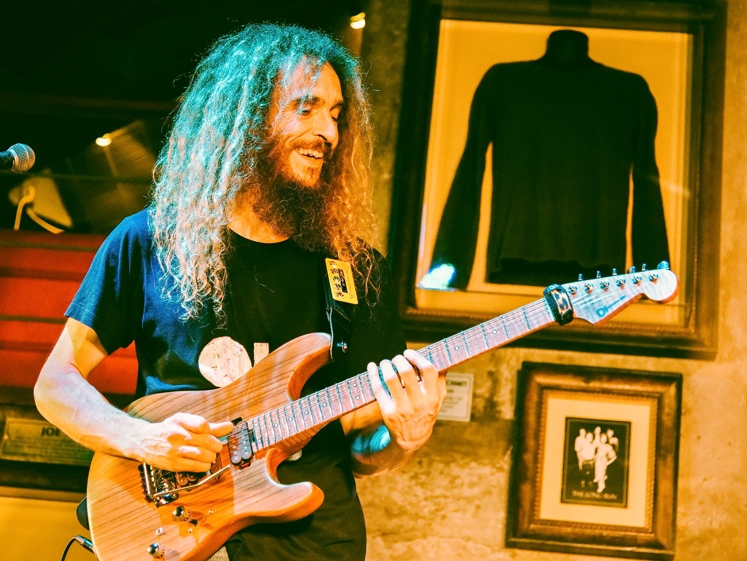 Q&A with the Great Guthrie Govan Charvel Guitars(016)